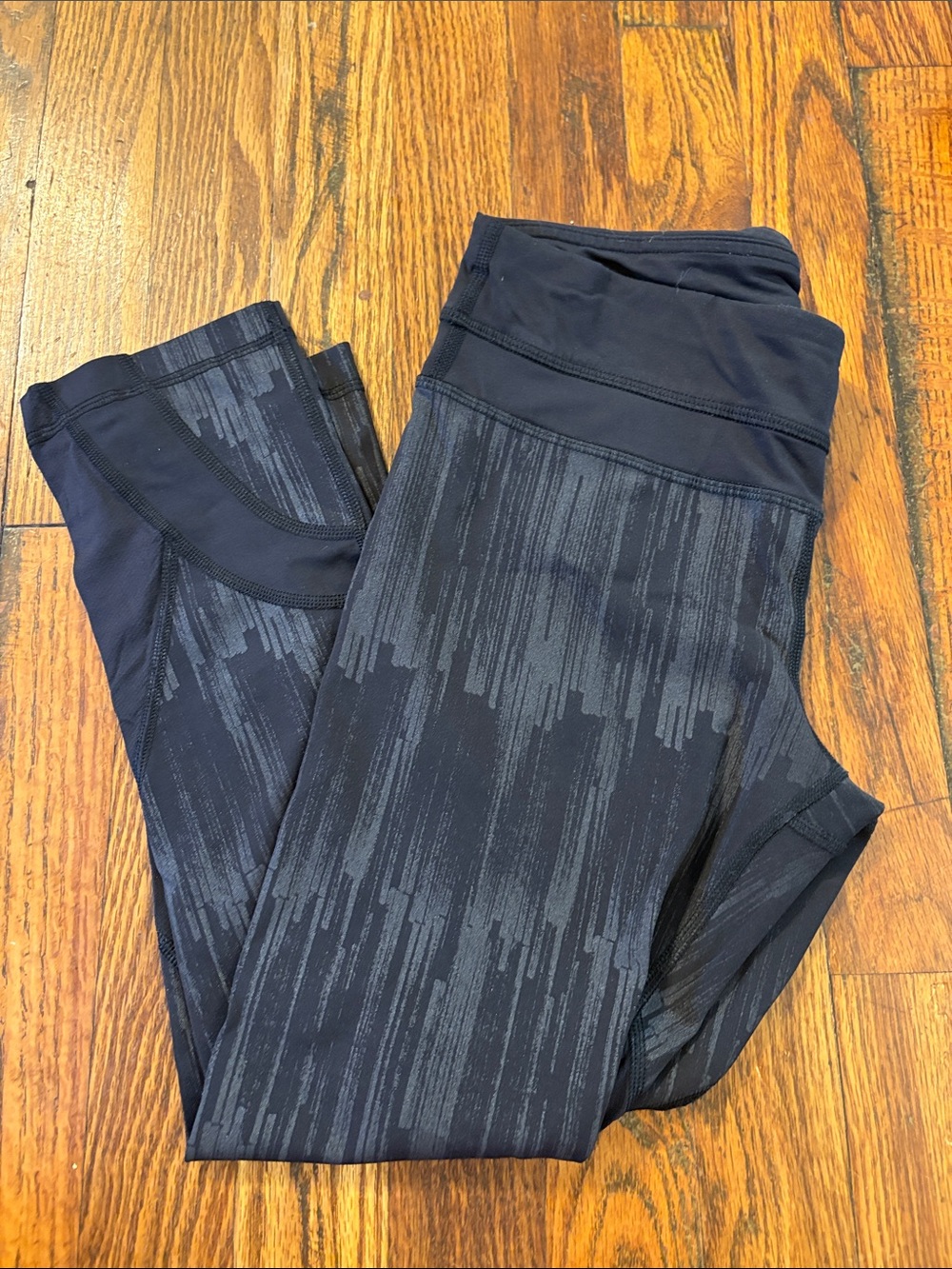🎉Lululemon athletica Black/Charcoal Vertical-Stripe High-Rise Leggings!